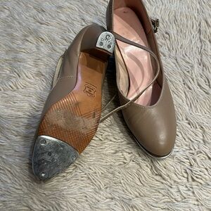 Capezio Tan Leather tap/dance shoes